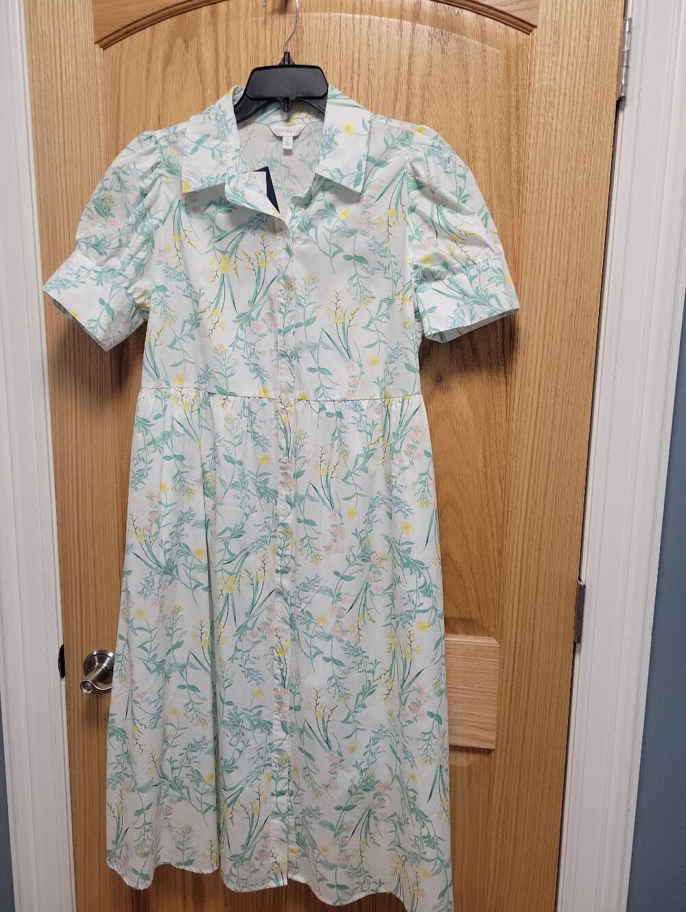 New With Tags White Floral Button-Front Dress By Crown & Ivy Size PL
